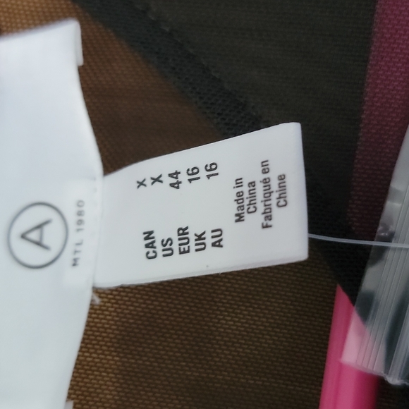 Sheer and textured Top Plus X - Picture 5 of 8